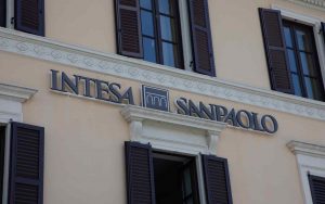Rivoluzione in corso per Intesa San Paolo