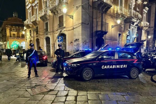 Controlli interforze a Catania contro gli illeciti nel centro cittadino