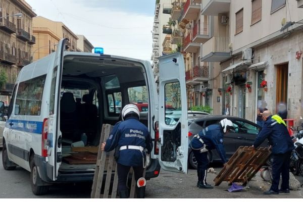 Palermo, sgomberato dagli ambulanti abusivi Corso Finocchiaro Aprile