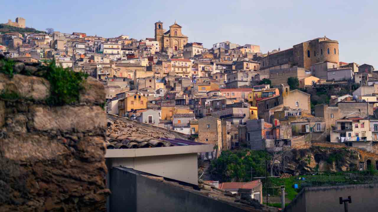 Sicilia, questo comune è entrato nella lista dei borghi più belli d’Italia I Se non l’hai ancora fatto vai a visitarlo