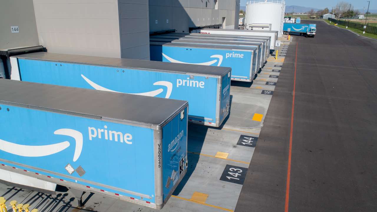 Amazon, grande regalo alla Sicilia: posti di lavoro ben retribuiti a tutti gli iscritti | Sorpresa anche per i più giovani