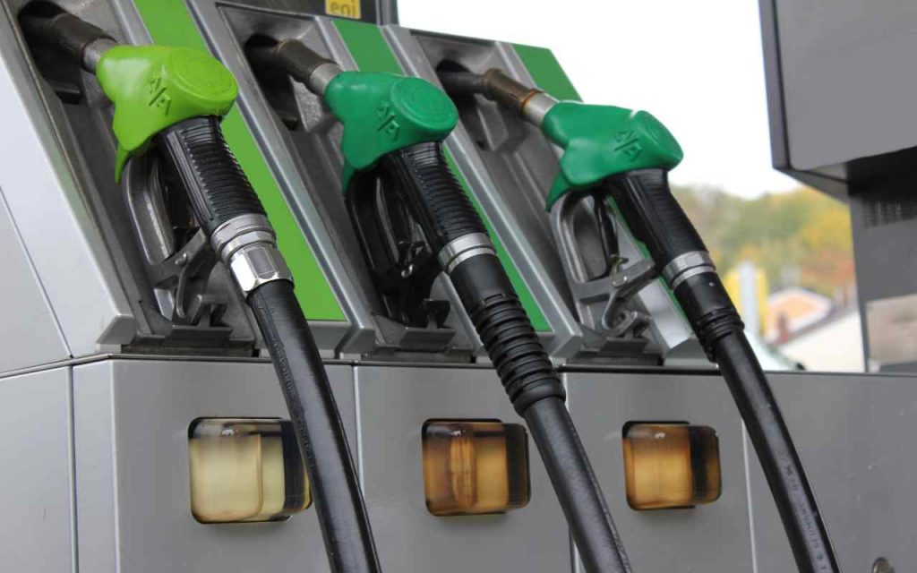 Caro Carburanti, in Sicilia tra i prezzi più alti, oltre 13 € in più per un pieno