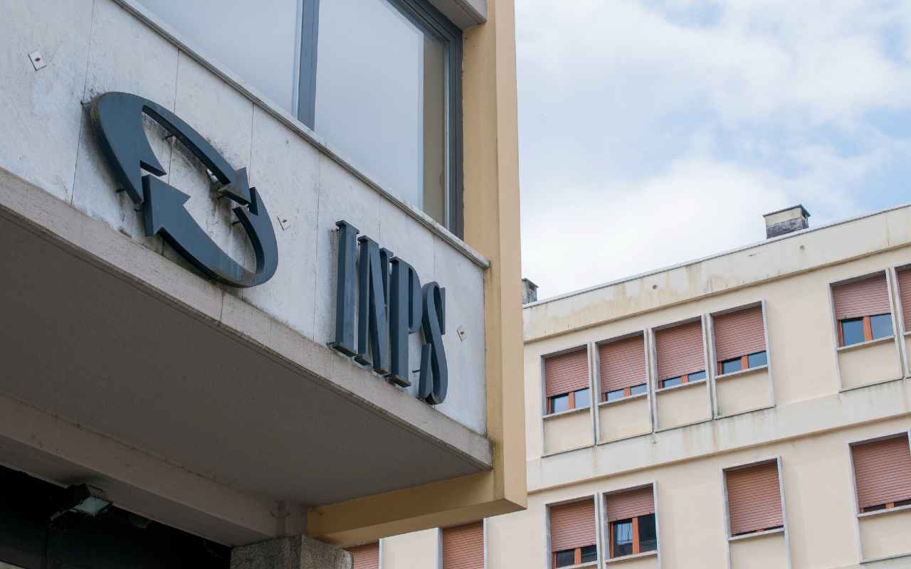 Inps, commetti questo (banale) errore e finisci nei guai | Perdi 6000€/anno e tutti i bonifici dell’assegno