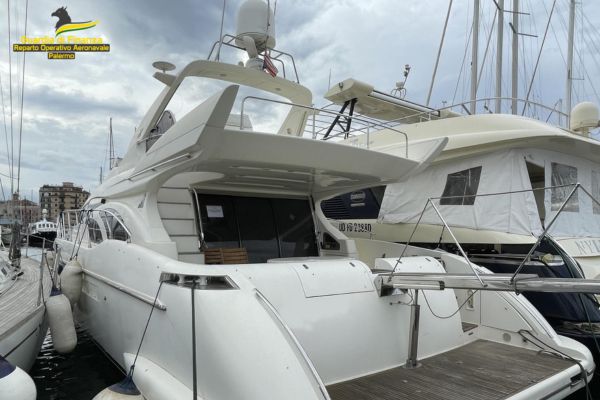 Sequestrato uno yacht a Palermo per il reato di contrabbando doganale