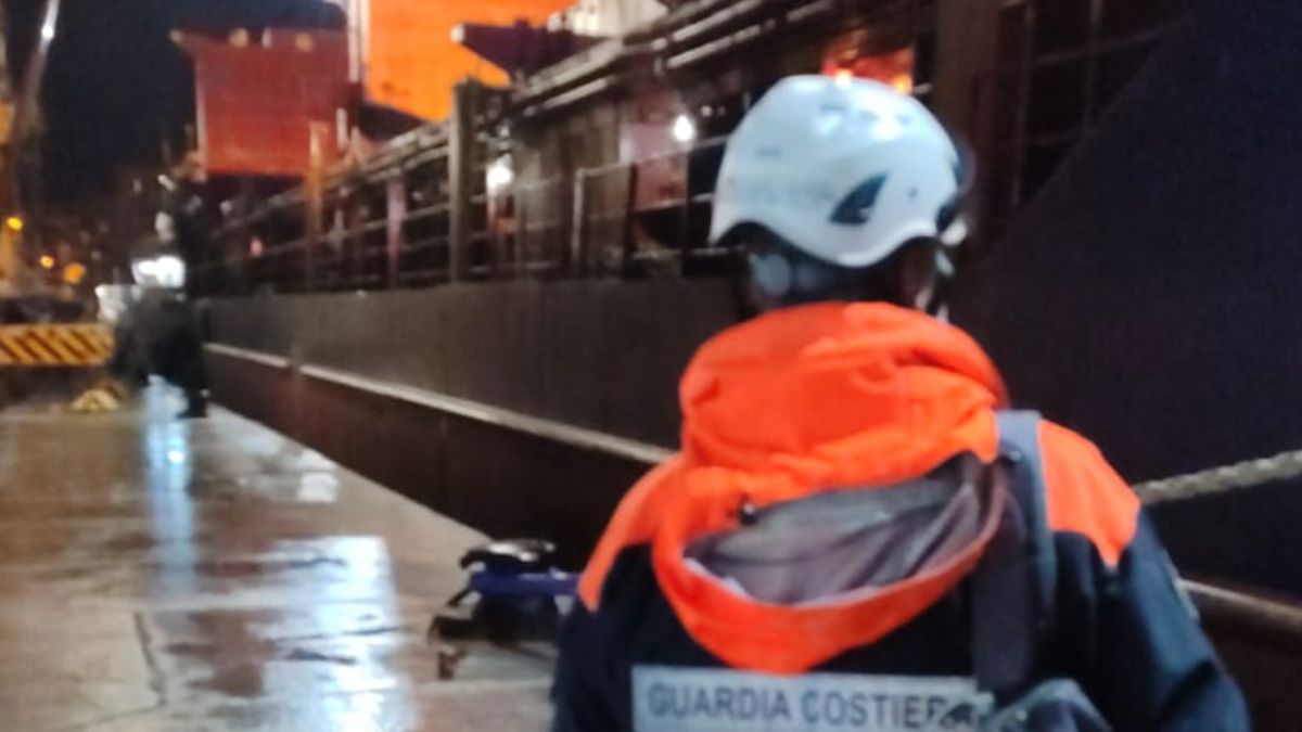 Fermata una nave panamense a Termini Inerese: anomalie a bordo
