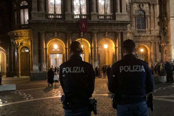 Controlli nei locali della movida catanese, fermati 240 veicoli