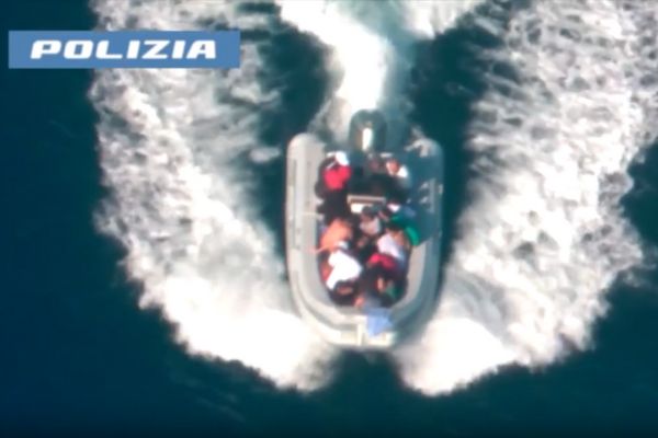 Operazione contro traffico migranti: 12 fermati a Trapani, organizzavano Viaggi VIP