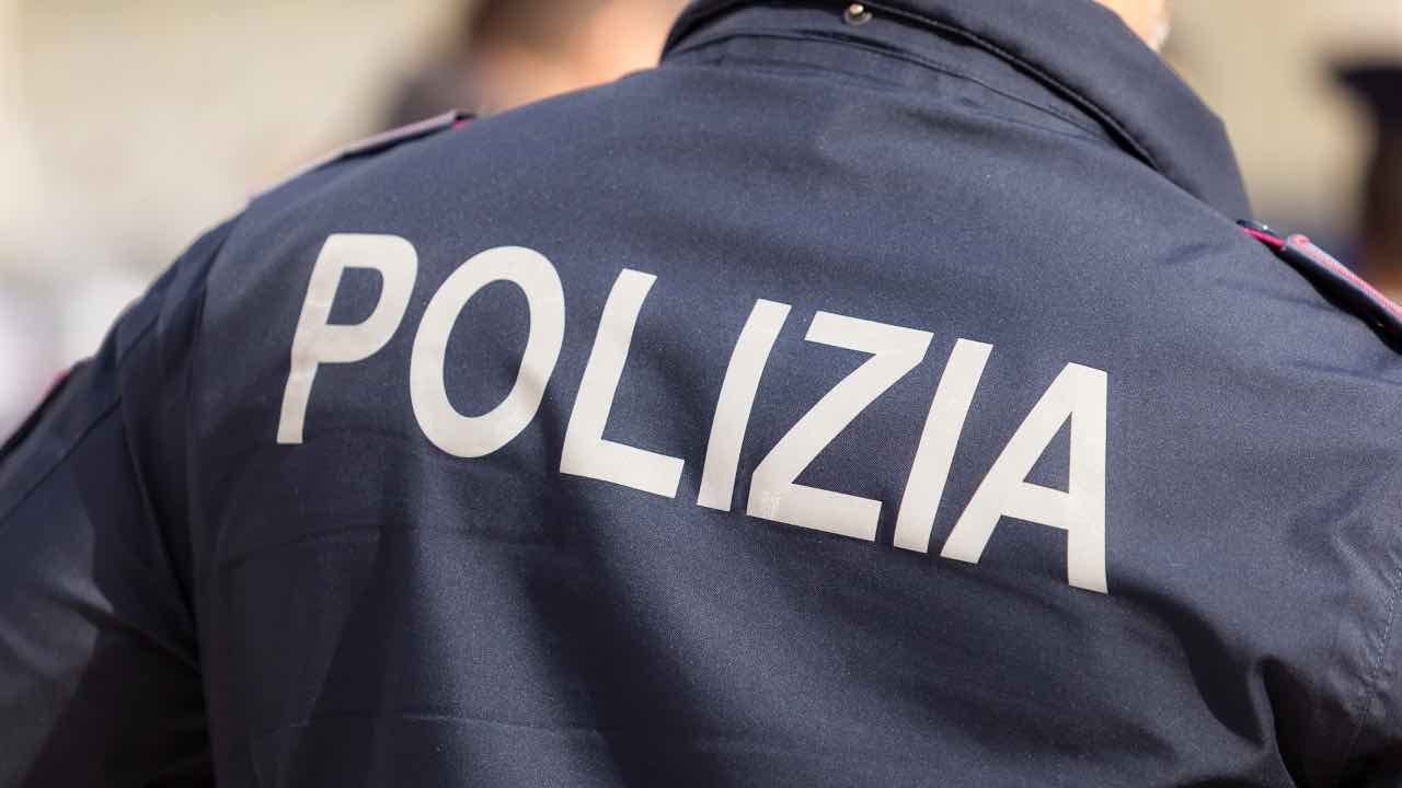 Aggredirono due agenti della municipale a Palermo: emessi tre Daspo
