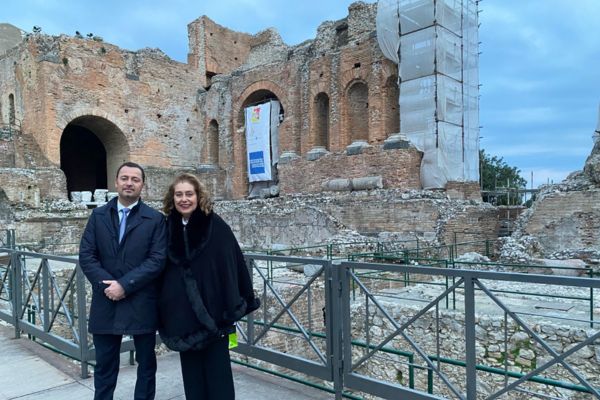 Beni culturali, al Teatro Antico di Taormina si restaura il “portico post scena”