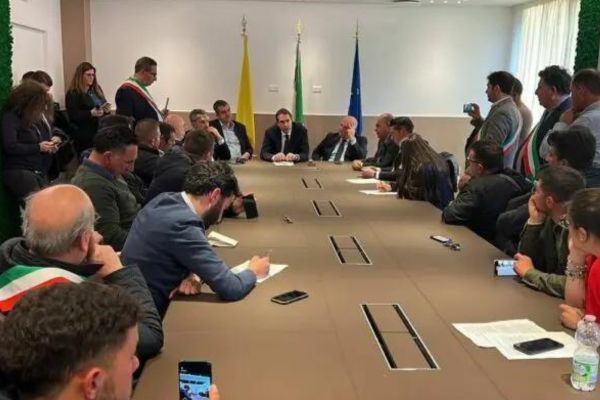 Protestano gli agricoltori siciliani, delegazione ricevuta alla Regione