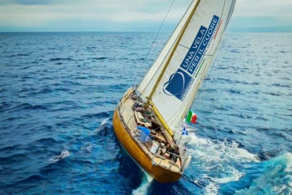 Rubata a Palermo la strumentazione di Cardioteam, Una vela per il cuore