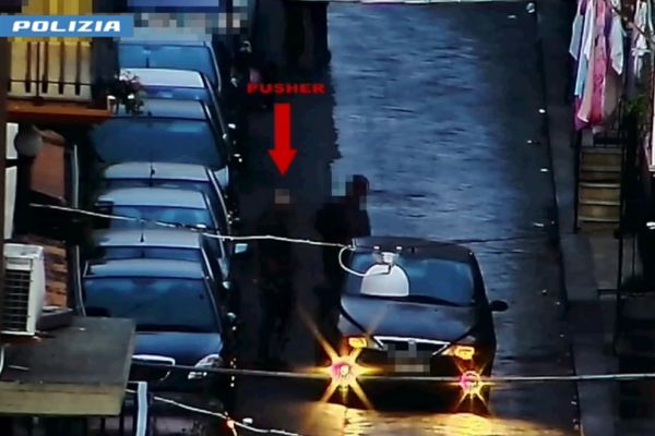 Blitz antimafia a Catania, smantellata piazza di spaccio: 41 arresti