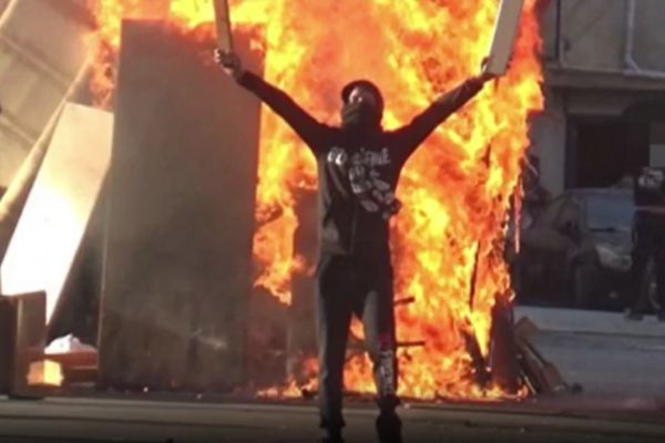 Guerriglia per le Vampe di San Giuseppe: denunciati 18 giovani a Palermo