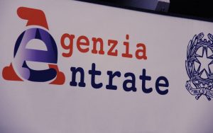 Logo dell'Agenzia delle Entrate in primo piano - foto Depositphotos - SiciliaNews24.it