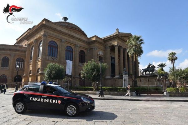Blitz antidroga a Palermo, 12 arresti e sequestri