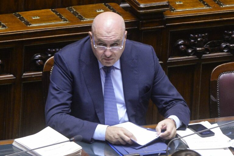 Crosetto: “L’Italia non parteciperà a un eventuale intervento in Ucraina”