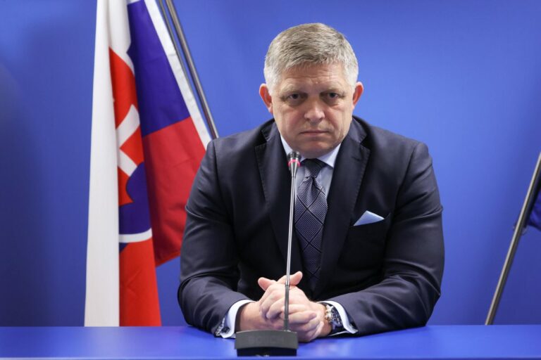 Slovacchia, attentato al premier Robert Fico, è in pericolo di vita