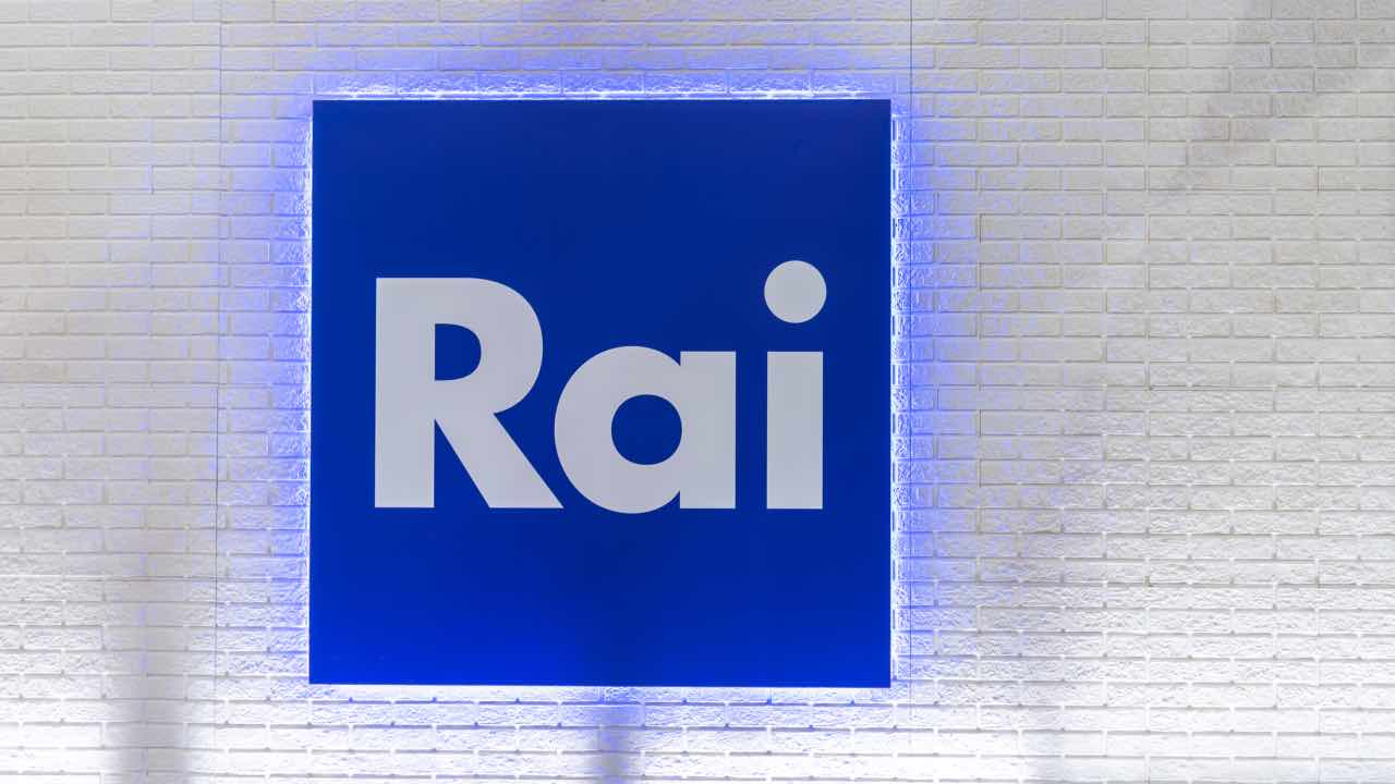 Nuovo aumento dopo il Canone RAI: pagheremo 120€ l’anno in più per la televisione | Paga o fissa il muro