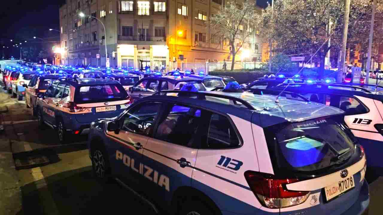 Polizia, svolta epocale: abolita la prova fisica | Ti basta un diploma qualsiasi e sei dentro: stipendio ricchissimo