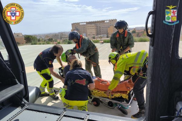 Marettimo, intervento per un escursionista casertano infortunato