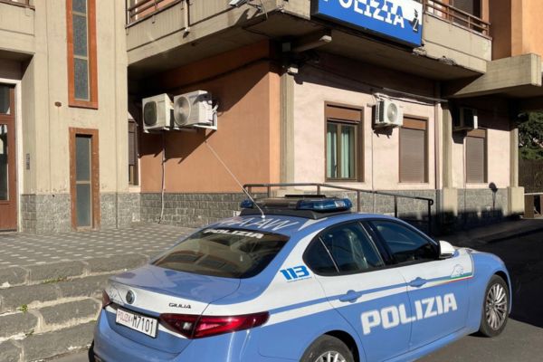 “Se mi denunci, ti lancio l’acido in faccia”: domiciliari per un 26enne di Adrano