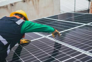 T.E.A. Tek cerca manutentori elettrici a Catania: lavoro sugli impianti fotovoltaici di grandi dimensioni