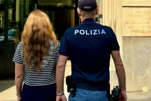 Si è rivolta alla Polizia di Stato mentre si trovava al Pronto Soccorso dopo le lesioni procurate...