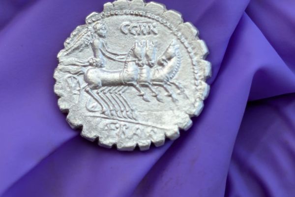 Beni culturali, trovate a Pantelleria 27 monete d’argento