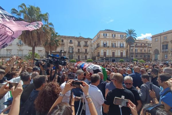 Palermo abbraccia Totò: affetto e commozione in Cattedrale