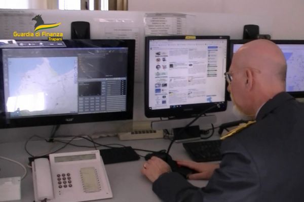 Truffa e corruzione a Trapani, coinvolto anche un ex senatore