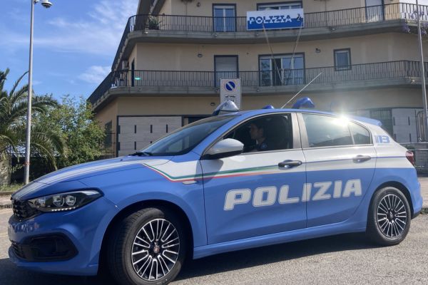 Si fingeva tecnico Enel e chiedeva denaro, arrestato per truffa, estorsione e minacce