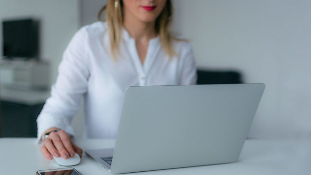 Al via il click day per il lavoro domestico: il settore vale 16 miliardi, ma scendono i lavoratori regolari