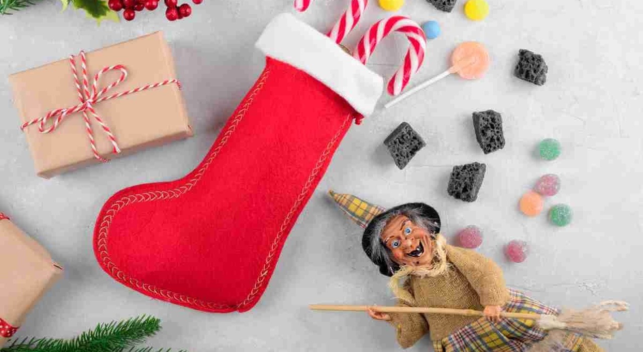 Perché gli Italiani adorano scoprire le caramelle nella calza della Befana