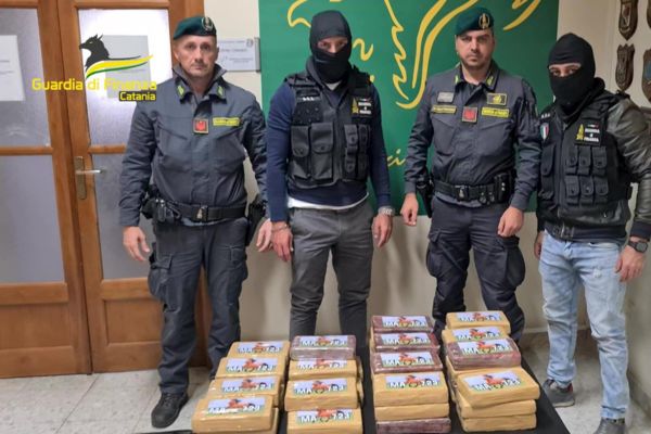 Maxi-operazione antidroga a Catania: sequestrati beni per 7,7 milioni di euro e sei arresti