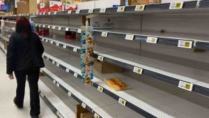 Sicilia, protesta degli autotrasportatori: incubo degli scaffali vuoti