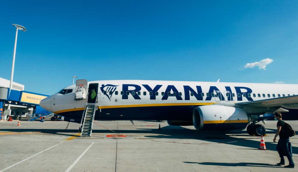 Ryanair si trasforma in sceriffo e prepara multe pazze: diffida alla compagnia