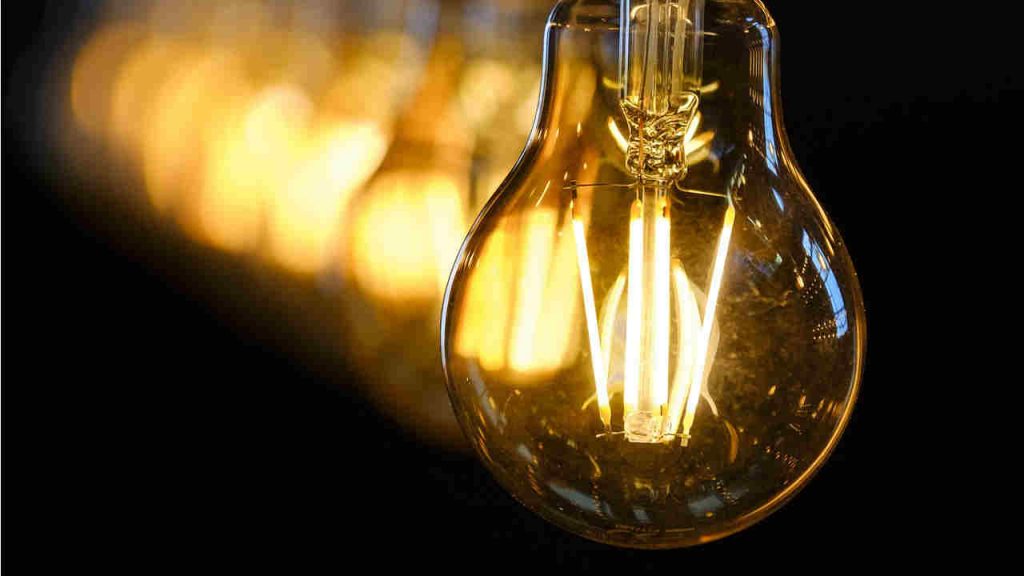 Ufficiale, “Chi vive in Sicilia non paga più la luce”: arrivato il Superbonus corrente | L’unica regione italiana ad averlo