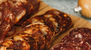 Allerta ministeriale: Salame e salsiccia ritirati per rischio salmonella. Controlla i tuoi acquisti.