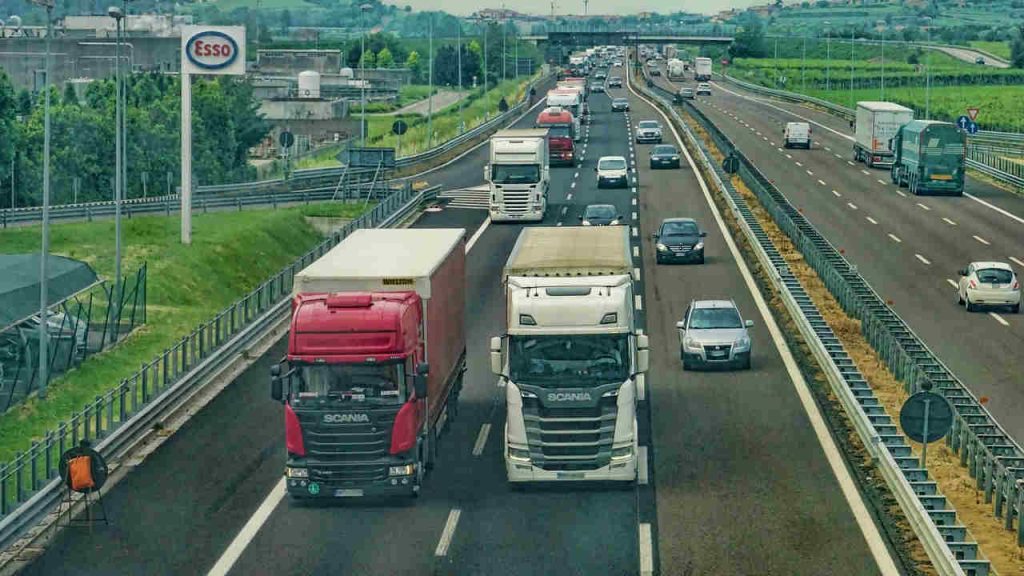 Autostrada, siciliani da oggi il pedaggio non lo pagate più: per voi è gratis al 100% | Passata la legge
