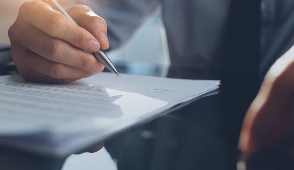 Nessuno vuole l’indeterminato, è il lavoro più antico del mondo: eppure nessuno si candida, assurdo