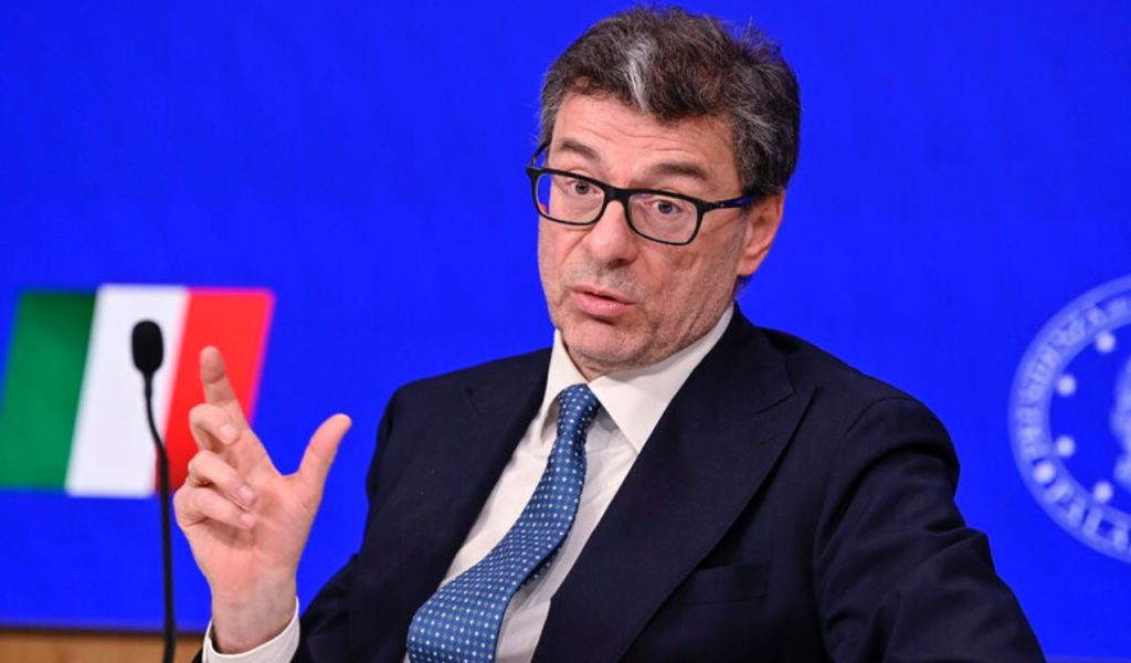 Giorgetti ha deciso, introdotta la nuovissima Tassa EP: non esistono esenzioni | Italiani dissanguati nel 2025