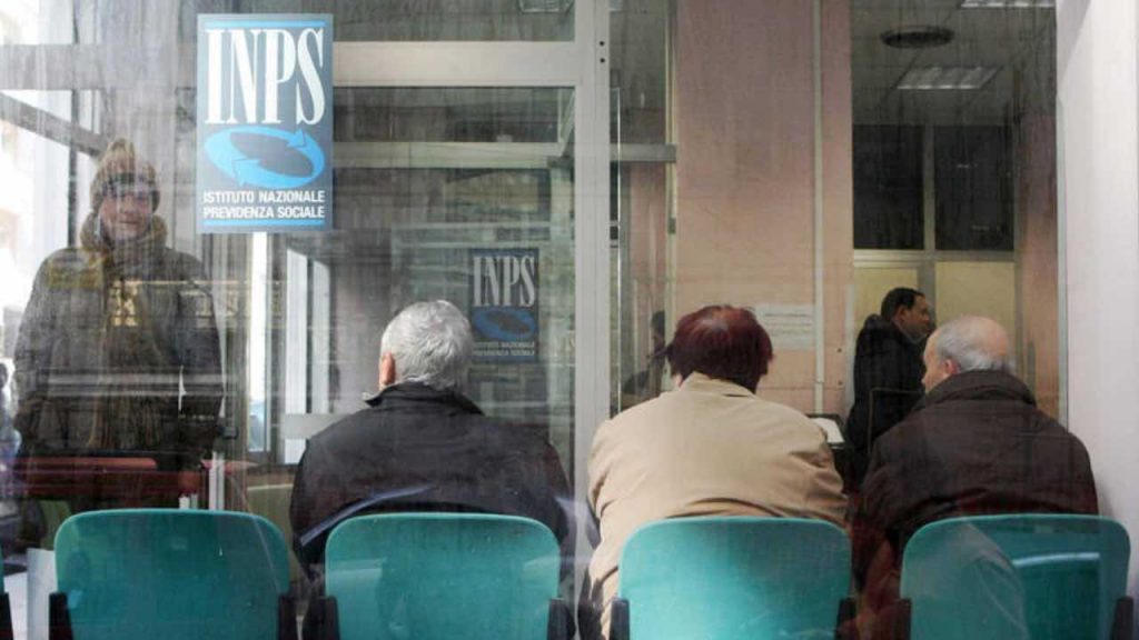 Donna di 75 anni con assegno sociale vince contro l’INPS: non dovrà restituire 9mila €