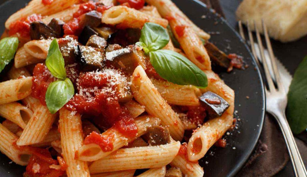 La pasta alla norma migliore la mangiate solo qui, arrivate in questo paesino e vi godete una cena spettacolare
