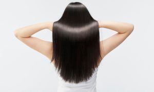 A scuola solo coi capelli neri e lisci: ecco cosa sapere