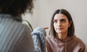 Litigare con la propria madre è vietato dalla legge: ecco perché