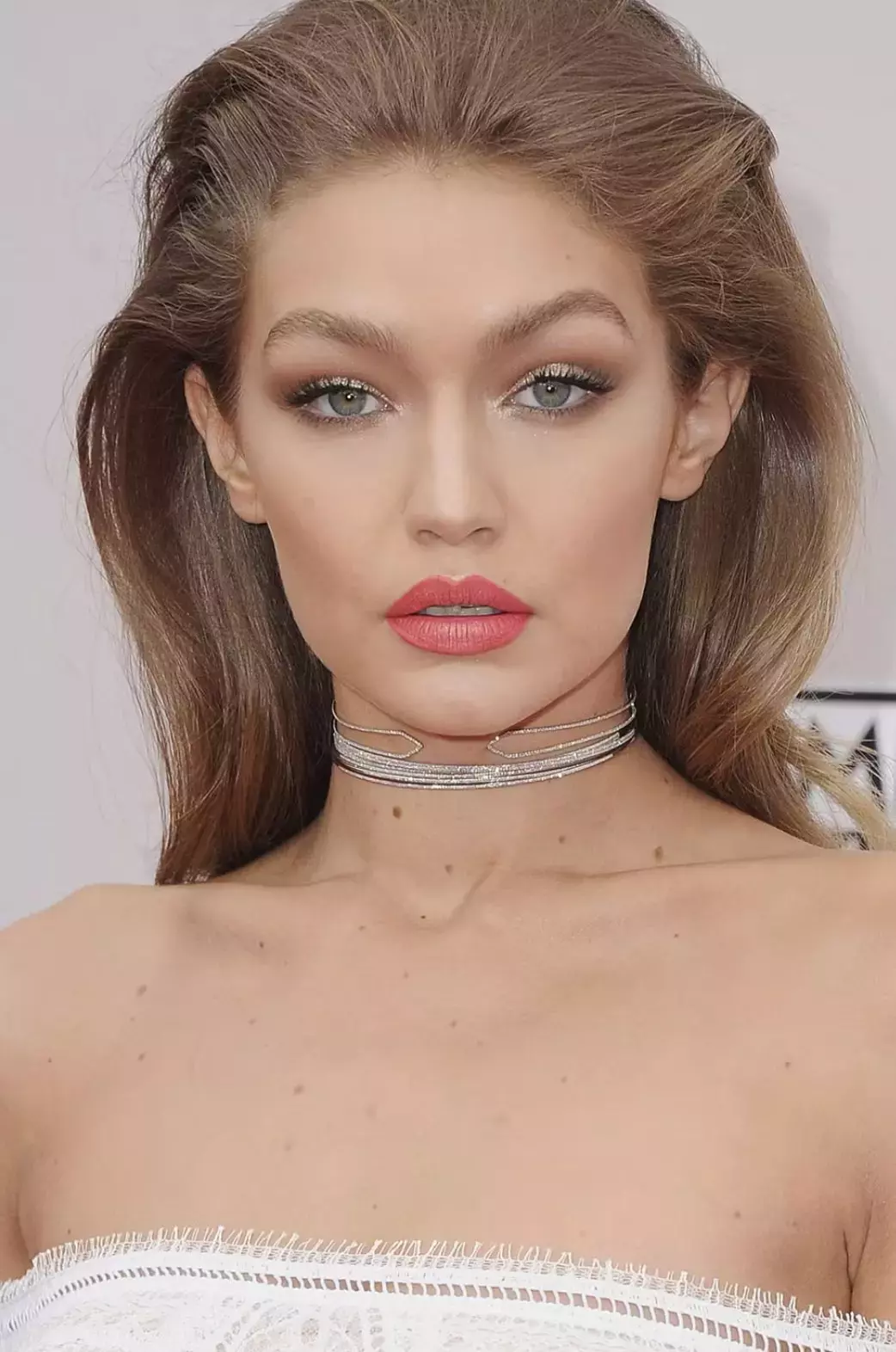 27 trucchi di bellezza festivi per un look glamour durante le feste natalizie.