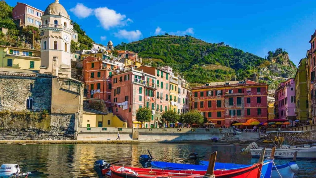 Ufficiale, “Qui una casa sul mare costa solo 5mila euro…”:  | Sembra assurdo ma è verissimo