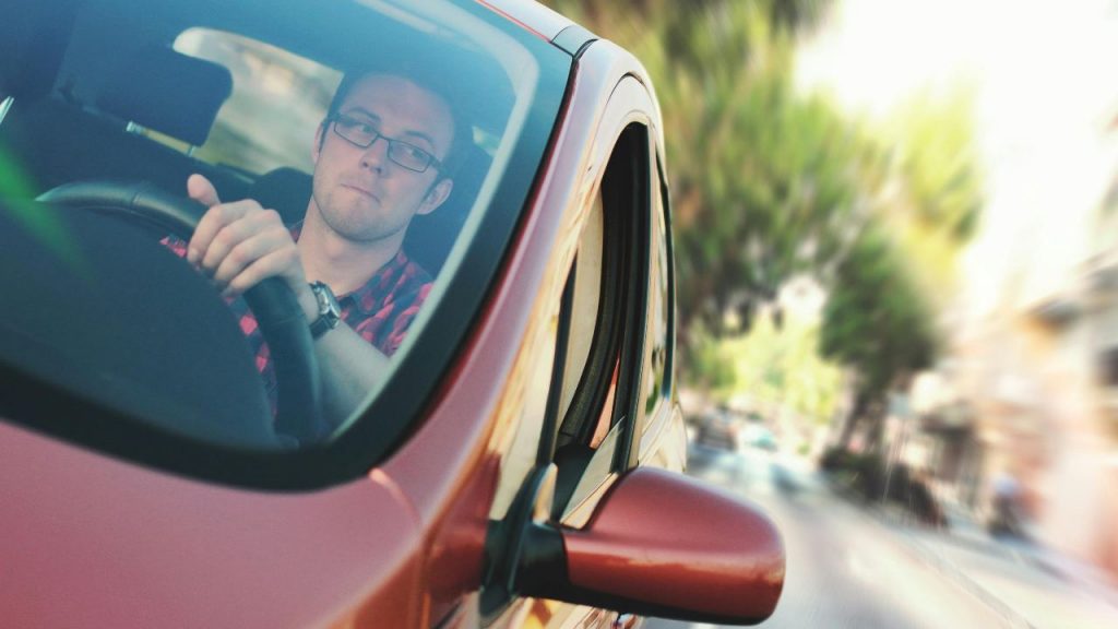 Ultim’ora, “Diamo 2.500 euro agli italiani che hanno la patente”: sito già intasato dalle troppe richieste