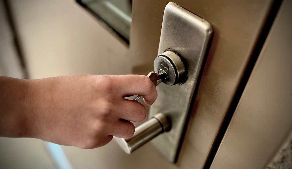 “Il famoso ‘killer’ è arrivato”: sta girando per tutta la Sicilia già da ieri notte | Cittadini meglio restare a casa