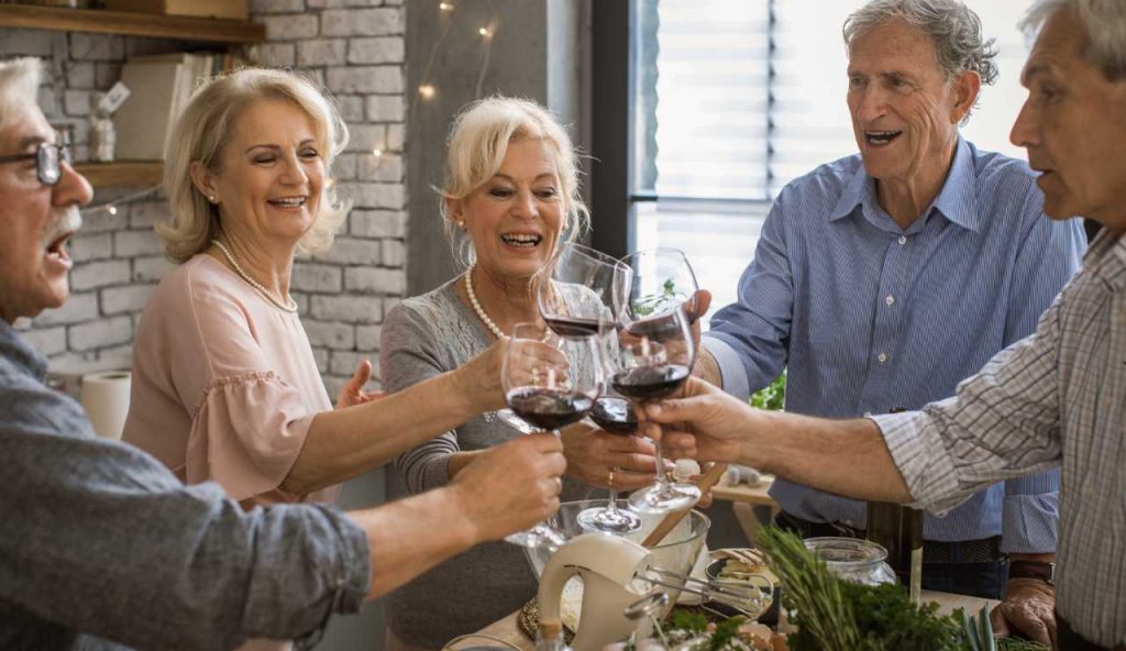 Lo chiamano ‘l’elisir della vita eterna’: a 3 passi da Palermo c’è il paese in cui è impossibile invecchiare | La scienza spiega perché